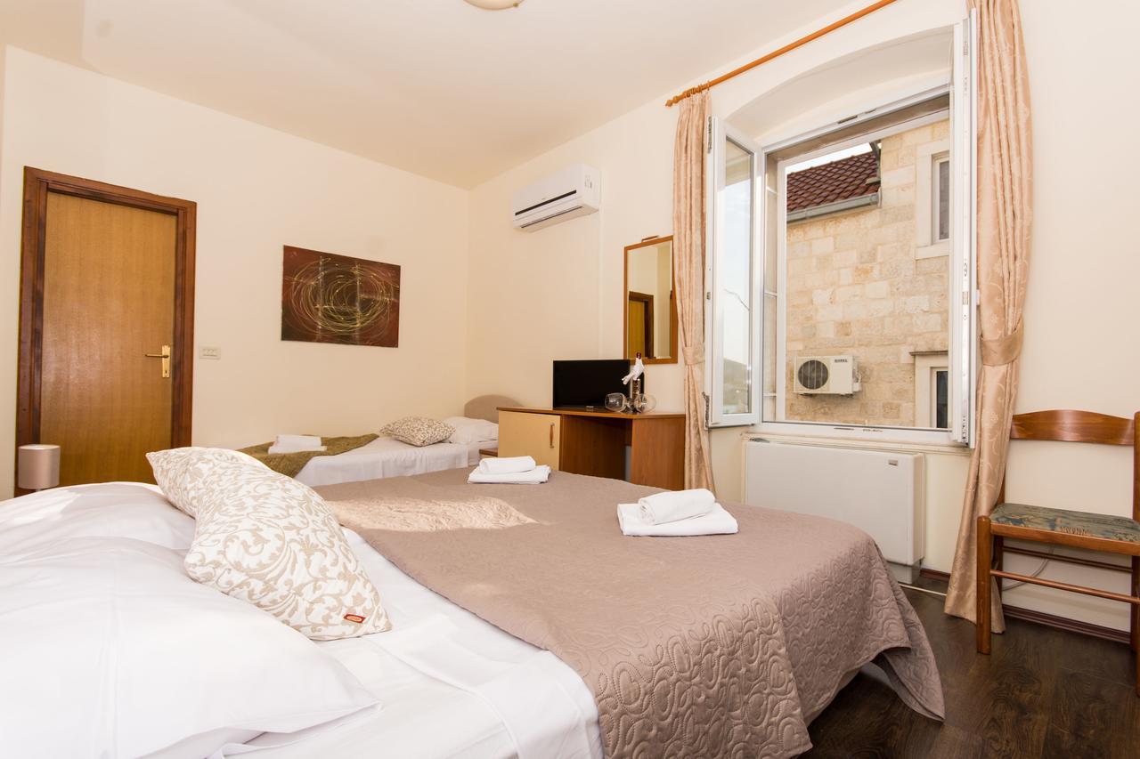 Rooms Villa Liza Τρογκίρ Εξωτερικό φωτογραφία